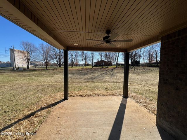 101 Hidden Valley Dr, Bardstown, KY 40004