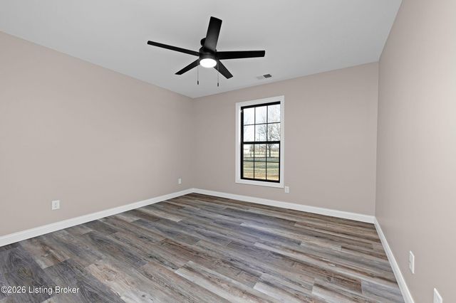 101 Hidden Valley Dr, Bardstown, KY 40004