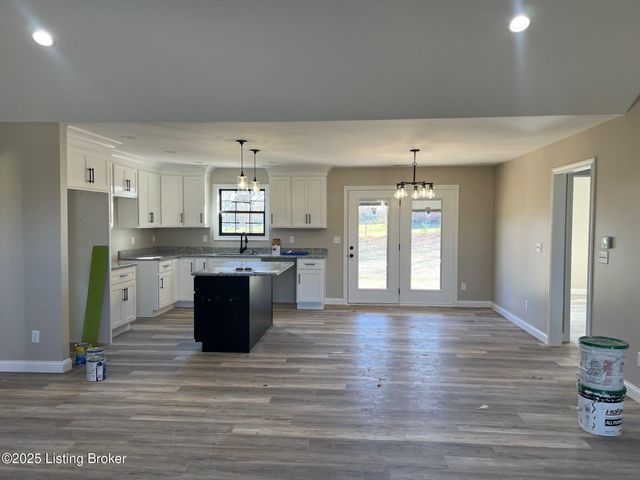 101 Hidden Valley Dr, Bardstown, KY 40004