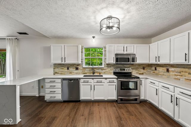 8539 Eagles Nest Drive, Avon, IN 46123