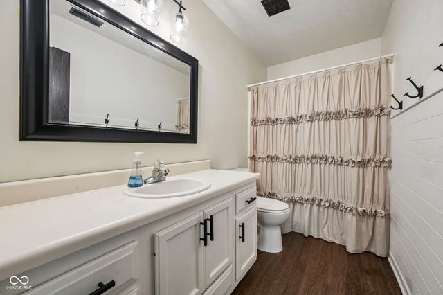 8539 Eagles Nest Drive, Avon, IN 46123