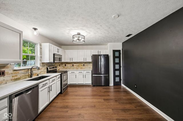8539 Eagles Nest Drive, Avon, IN 46123