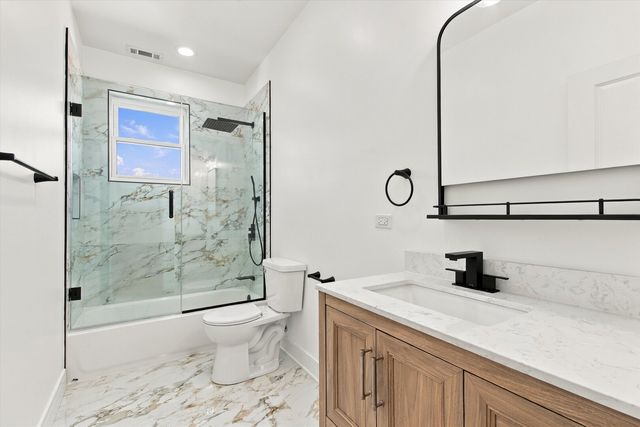 904 N Trumbull Avenue, Chicago, IL 60651