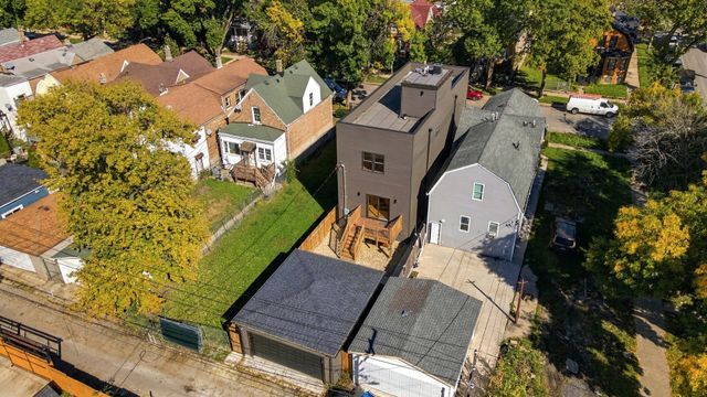 904 N Trumbull Avenue, Chicago, IL 60651