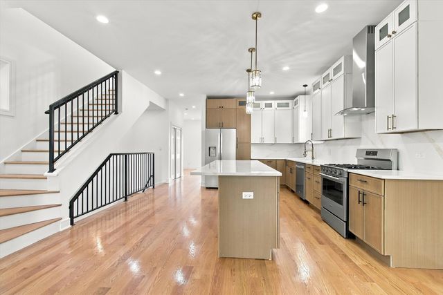 904 N Trumbull Avenue, Chicago, IL 60651