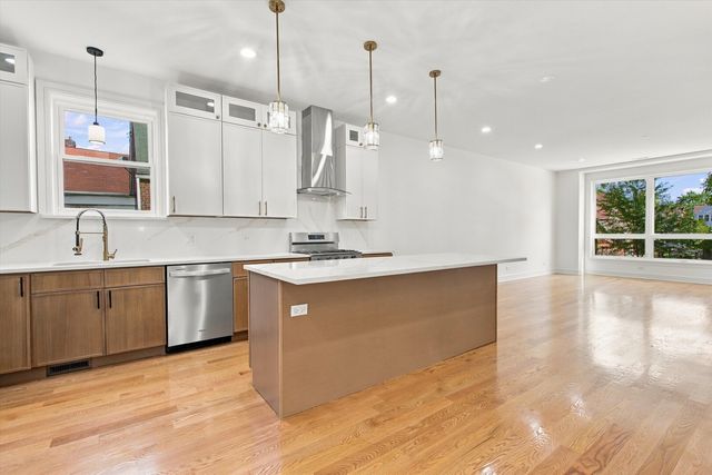 904 N Trumbull Avenue, Chicago, IL 60651
