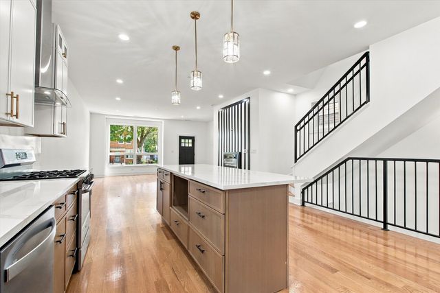 904 N Trumbull Avenue, Chicago, IL 60651