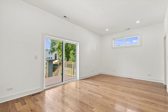 904 N Trumbull Avenue, Chicago, IL 60651