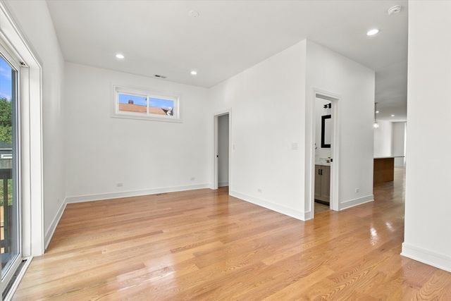 904 N Trumbull Avenue, Chicago, IL 60651