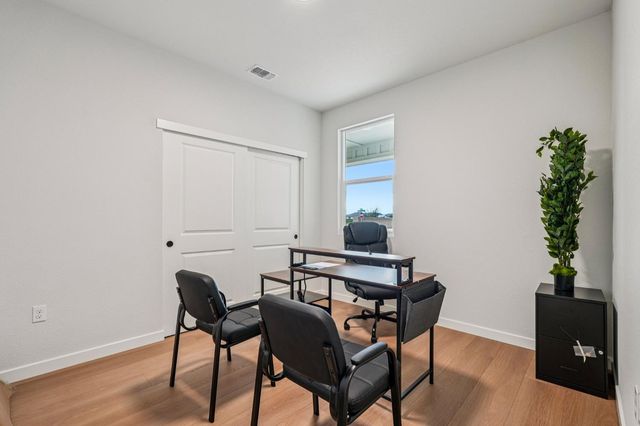 1633 Hansen Ranch Rd, Olivehurst, CA 95961