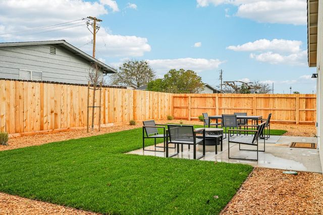 1633 Hansen Ranch Rd, Olivehurst, CA 95961