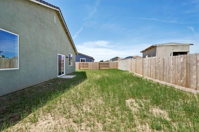 1633 Hansen Ranch Rd, Olivehurst, CA 95961