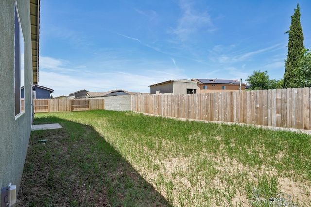 1633 Hansen Ranch Rd, Olivehurst, CA 95961