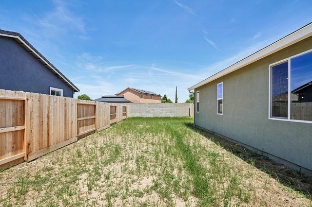 1633 Hansen Ranch Rd, Olivehurst, CA 95961