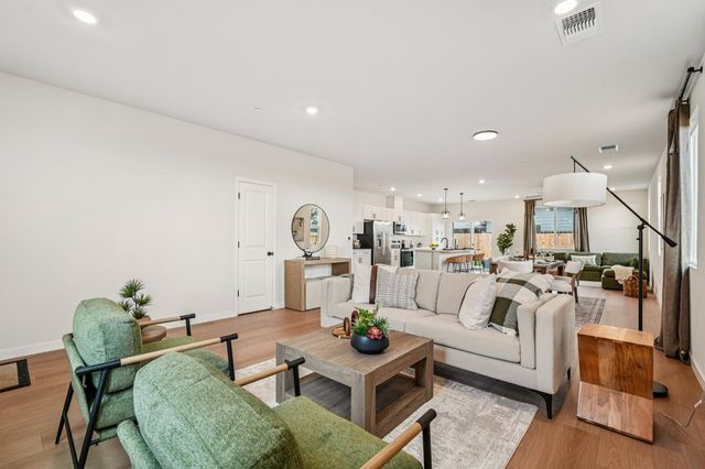 1633 Hansen Ranch Rd, Olivehurst, CA 95961