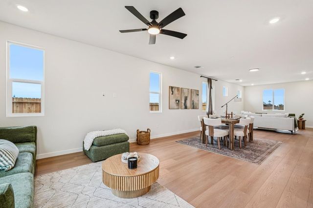 1633 Hansen Ranch Rd, Olivehurst, CA 95961