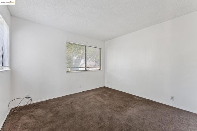 9663 Elmview, Oakland, CA 94603