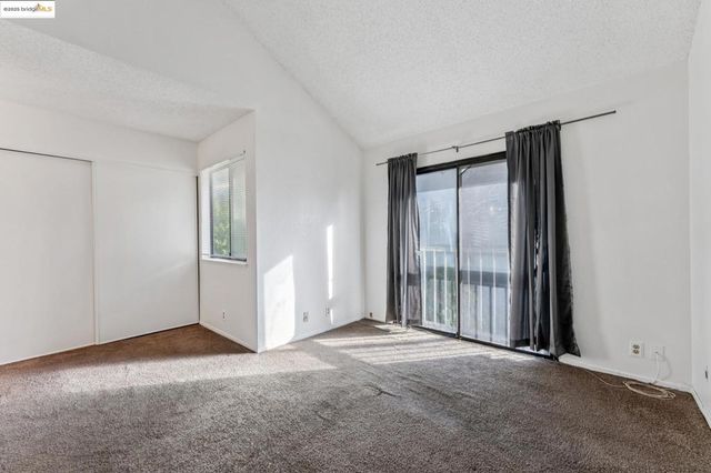 9663 Elmview, Oakland, CA 94603