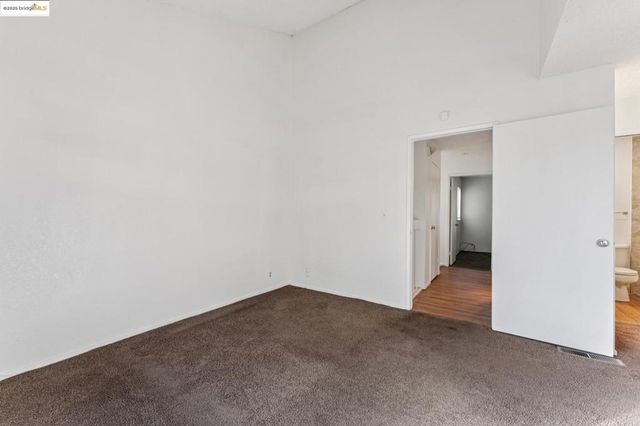 9663 Elmview, Oakland, CA 94603