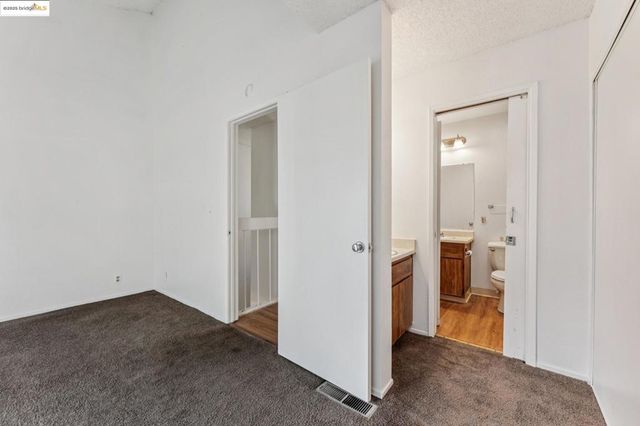 9663 Elmview, Oakland, CA 94603