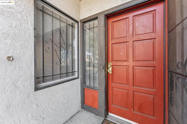 9663 Elmview, Oakland, CA 94603