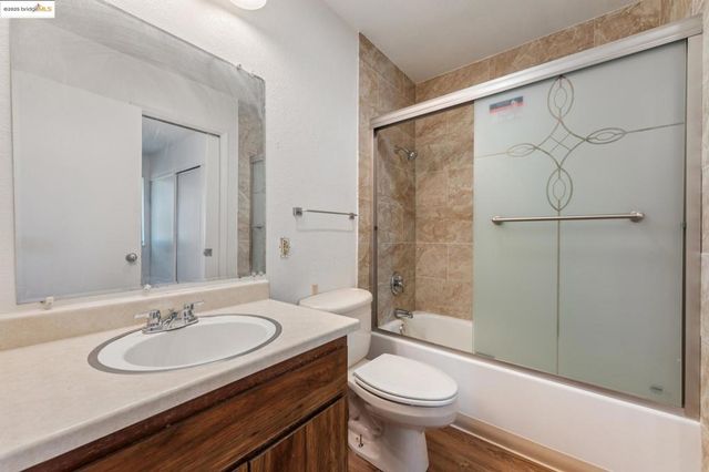 9663 Elmview, Oakland, CA 94603