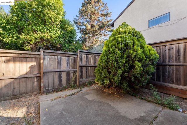 9663 Elmview, Oakland, CA 94603