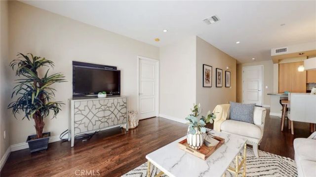 568 Caruso Avenue, Glendale, CA 91210