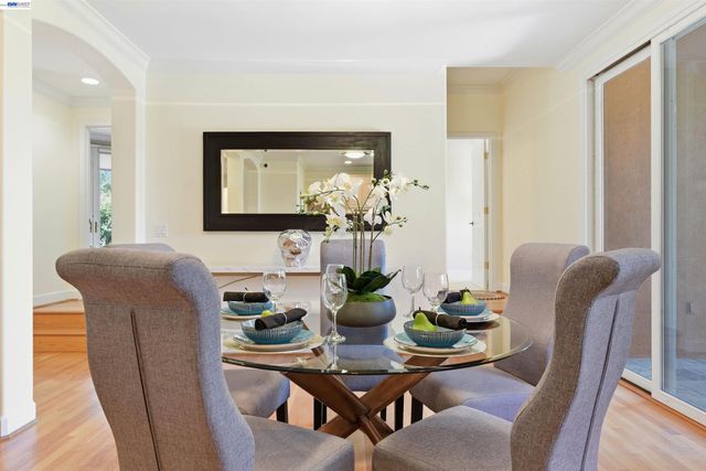 12800 Clausen Ct, Los Altos Hills, CA 94022