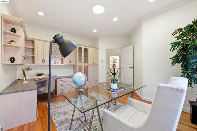 12800 Clausen Ct, Los Altos Hills, CA 94022