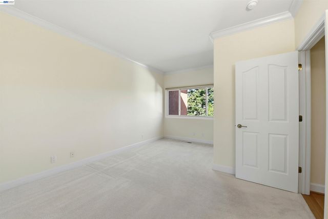 12800 Clausen Ct, Los Altos Hills, CA 94022