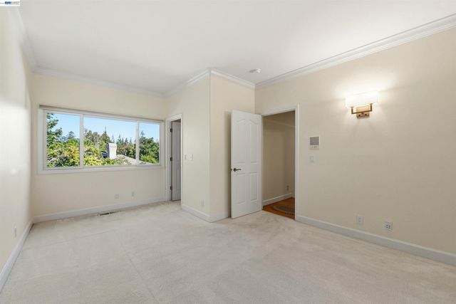 12800 Clausen Ct, Los Altos Hills, CA 94022