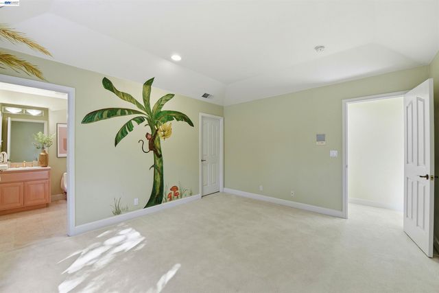 12800 Clausen Ct, Los Altos Hills, CA 94022