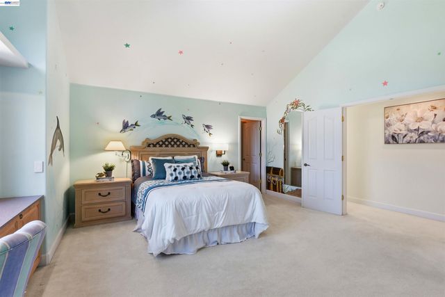 12800 Clausen Ct, Los Altos Hills, CA 94022