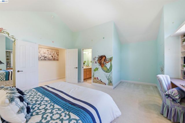 12800 Clausen Ct, Los Altos Hills, CA 94022