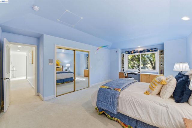 12800 Clausen Ct, Los Altos Hills, CA 94022