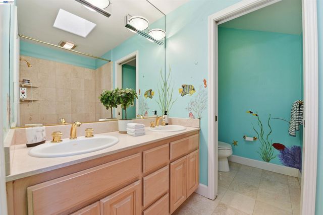 12800 Clausen Ct, Los Altos Hills, CA 94022