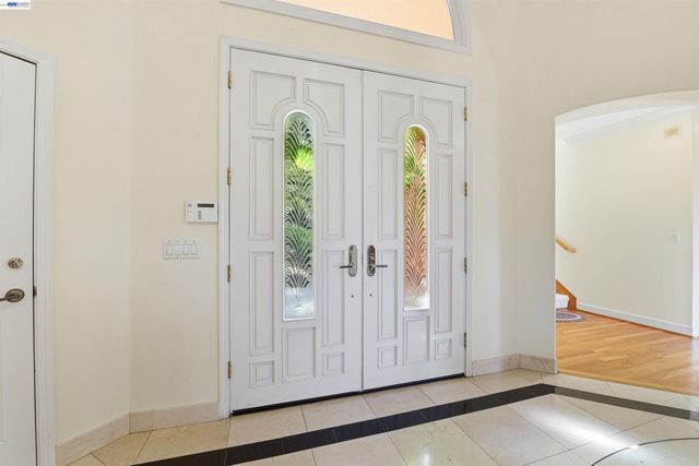 12800 Clausen Ct, Los Altos Hills, CA 94022