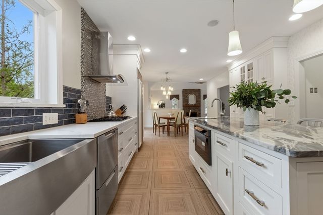 10 Bartlett Drive, Newburyport, MA 01950