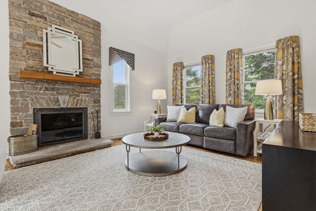 10 Bartlett Drive, Newburyport, MA 01950