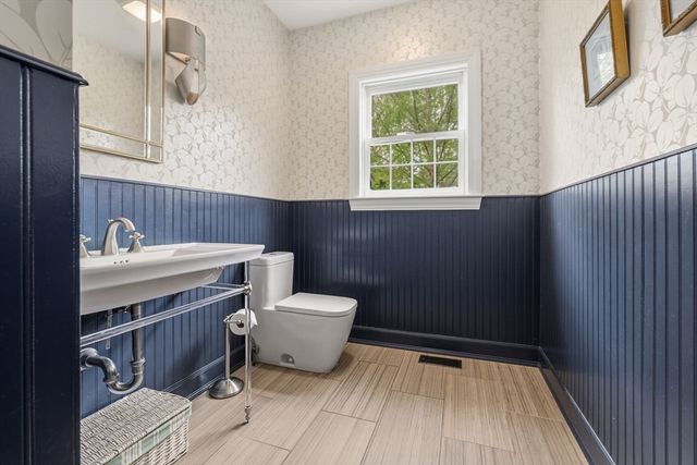 10 Bartlett Drive, Newburyport, MA 01950