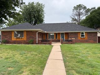 9901 N Hummingbird Lane, Oklahoma City, OK 73162