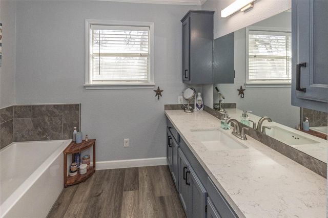 1250 S Rainbow Ranch RD, Wimberley, TX 78676