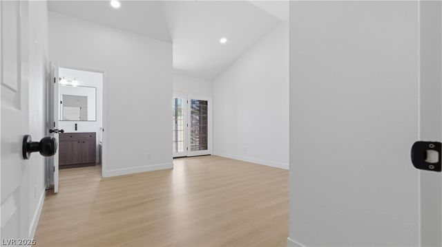 251 North Cimarron Road, Las Vegas, NV 89145