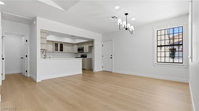 251 North Cimarron Road, Las Vegas, NV 89145