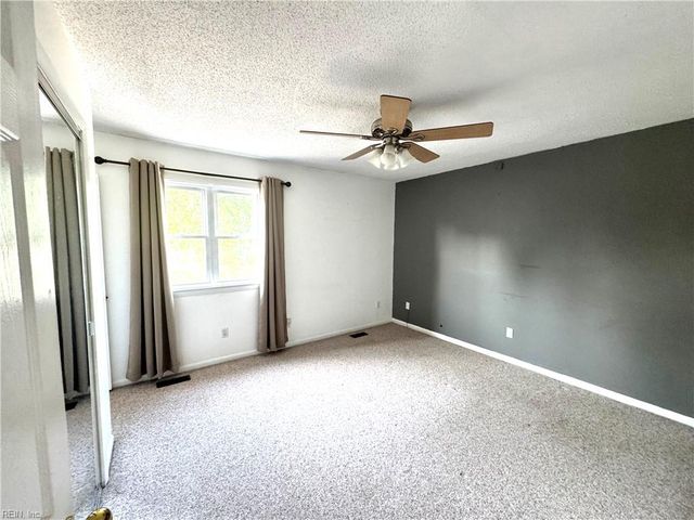 314 Riversedge DR, Hampton, VA 23669