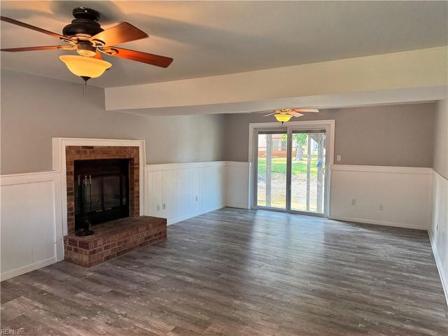 314 Riversedge DR, Hampton, VA 23669