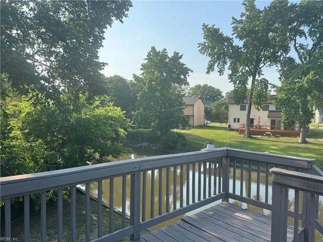 314 Riversedge DR, Hampton, VA 23669