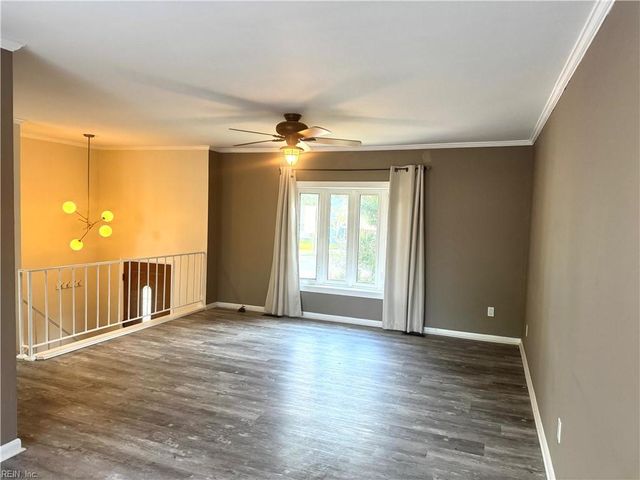 314 Riversedge DR, Hampton, VA 23669