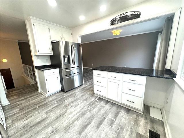 314 Riversedge DR, Hampton, VA 23669